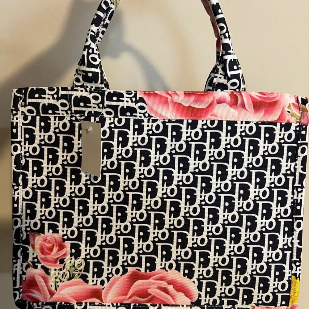 Beautiful multi color tote back elegance at its finest you can dress up or down
